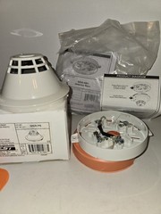 EDWARDS EST SIGA-PS SIGA PS PHOTOELECTRIC SMOKE DETECTOR INTELLIGENT SIGA-SB4