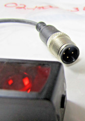✌️NEW ALLEN-BRADLEY 42JT-B2LAT2-F4 SER B PHOTOELECTRIC SENSOR 10-30VDC