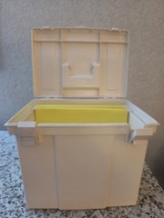 Vtg Rubbermaid Portable File Folder Carry Case Storage Box Almond Hard Shell