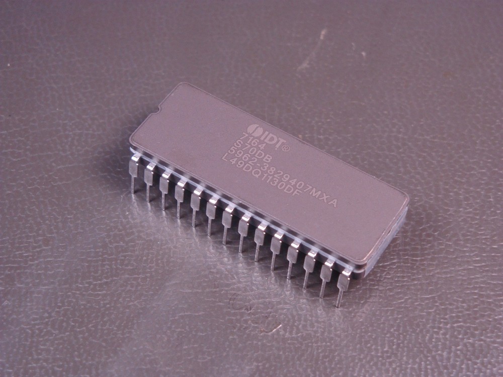 7164S70DB Integrated Device Technology SRAM 64kbit 70ns 28 Pin 5962-3829407MXA