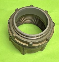 MYERS BRIDGEPORT 157-DC 2-1/2″ NPT DIECAST ZINC INSULATED THREADED CONDUIT HUB
