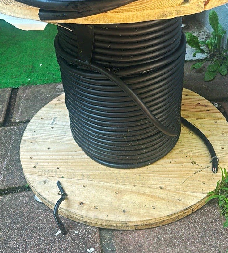 Approx 500 ft 12/4 SO cable.