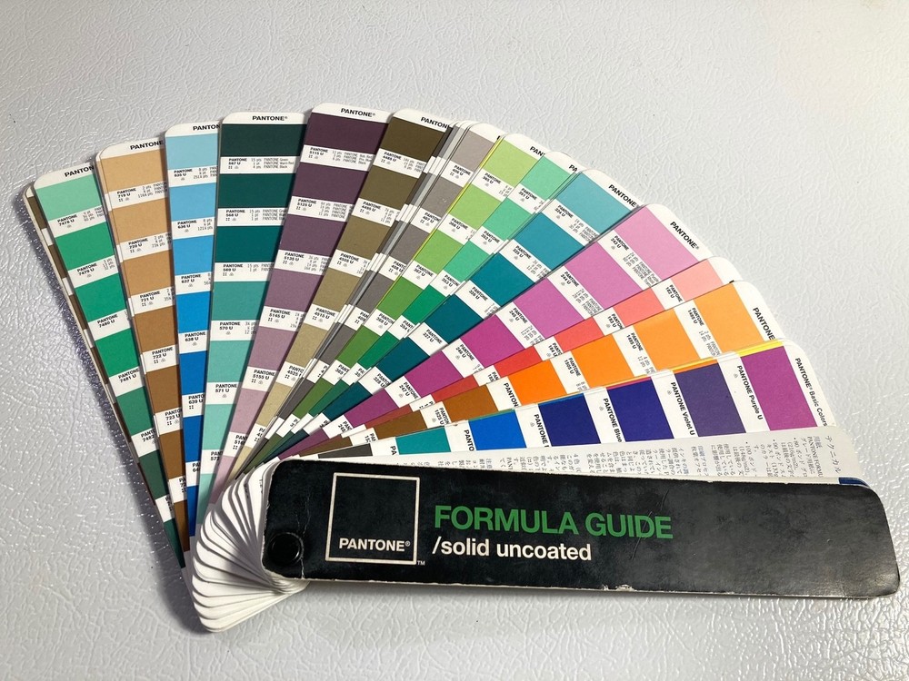 Pantone Fan Deck Formula Guide Solid Uncoated Fourth Edition Fourth Printing