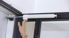 Touch ‘n Hold Door Closer Kit – White