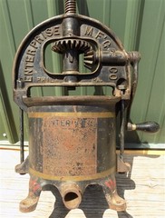 Enterprise 6 Quart Lard Press Cast Iron Sausage Stuffer Fruit Apple Cider Farm C
