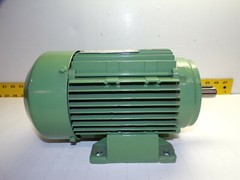 SEW-EURODRIVE .5 HP AC ELECTRIC MOTOR 0.4/0.63 kW 480V 1680/3300 RPM DZ80K4/2