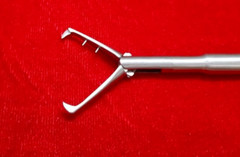 Laparoscopic Tenaculum 1×1 10mmx330mm Reusable High Quality Surgical Instruments