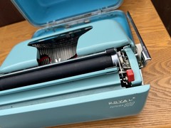 Vintage Royal Futura 600 Portable Manual Typewriter Aqua Blue W/ Carry Case