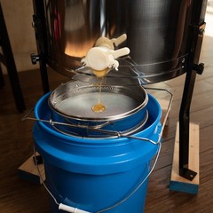 VIVO Large Two 2 Frame Stainless Steel Honey Extractor (BEE-V002)