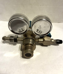 Airgas Y12-C245B580-AG High Purity Brass Two-Stage Gas Regulator-rare