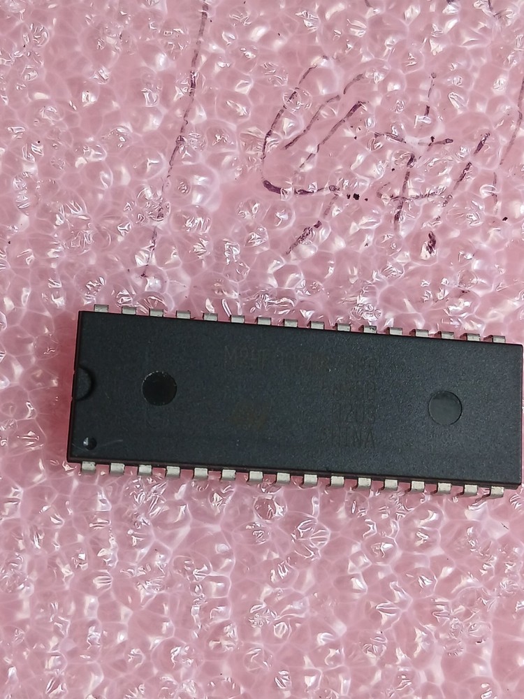 M29F002 256k X8 Flash Memory ST