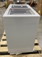 Kelvinator 38” Novelty/Ice Cream Chest Freezer Sliding Lid Mobile