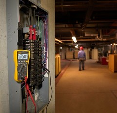 Fluke 117/323-KIT Electricians Multimeter Combo Kit