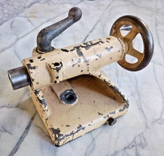SOUTH BEND ? 9″ LATHE TAIL STOCK USED FITS MODELS A, B, & C ? Missing Mount Pts.
