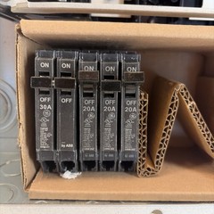 GE 200AMP 20/40 Indoor Main Breaker Load Center TM2020CCUBK1 Value Pack