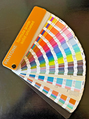Pantone 2001 Color Formula Guide Solid Uncoated Pantone Colors 1st Edt.