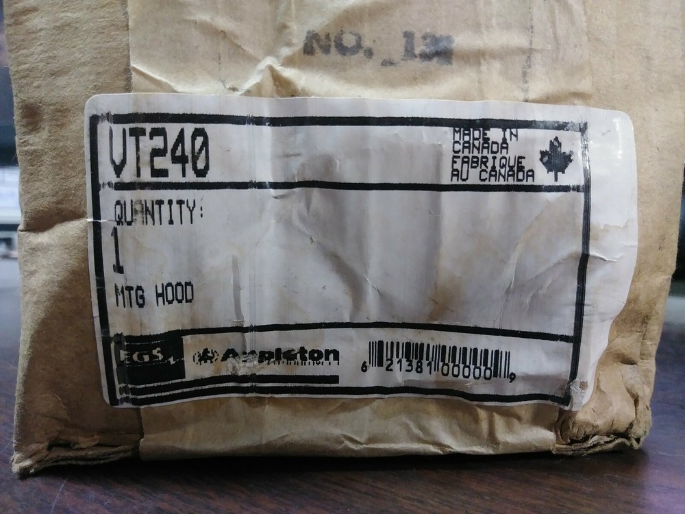 EGS APPLETON VT240 V-SERIES LIGHTING FIXTURE ZF80665 250 VOLT NEW IN BOX SURPLUS