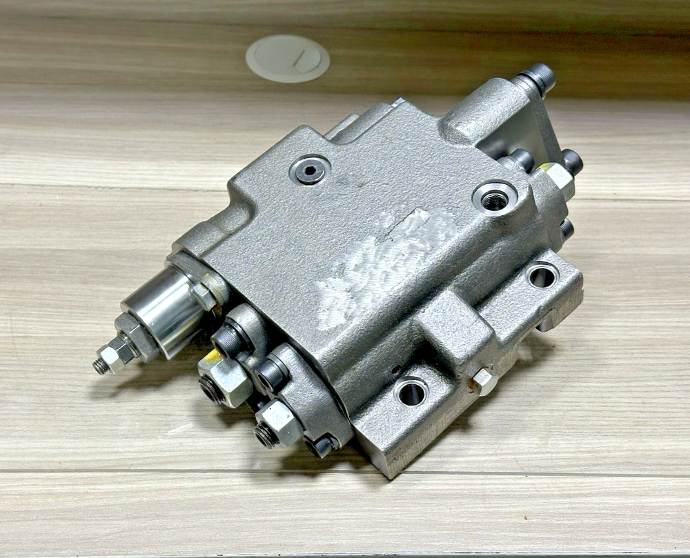 CAT 368-8882 Head GP Pump Fits IT38H 938H Wheel Loader