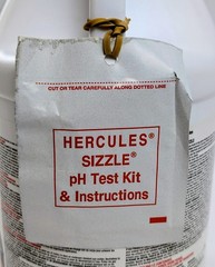 Hercules Sizzle Scale Remover 20310 Industrial Descaler & pH Test Kit 1 Gallon