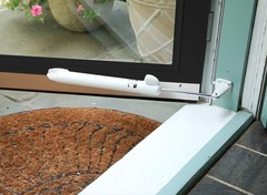 Touch ‘n Hold Door Closer Kit – White