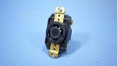 Leviton STUDIO BLACK Locking Receptacle NEMA L14-30R Outlet 30A 125/250V 2710-B