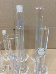 Lot of 17 Graduated Cylinders (Made in USA) – 10,25,50 & 100 ml