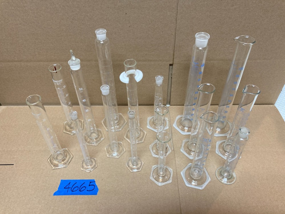 Lot of 17 Graduated Cylinders (Made in USA) – 10,25,50 & 100 ml