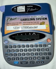 BROTHERS P-KTOUCH 1750 LABEL MAKER, BATTERY OR AC ADAPTER, WORKING
