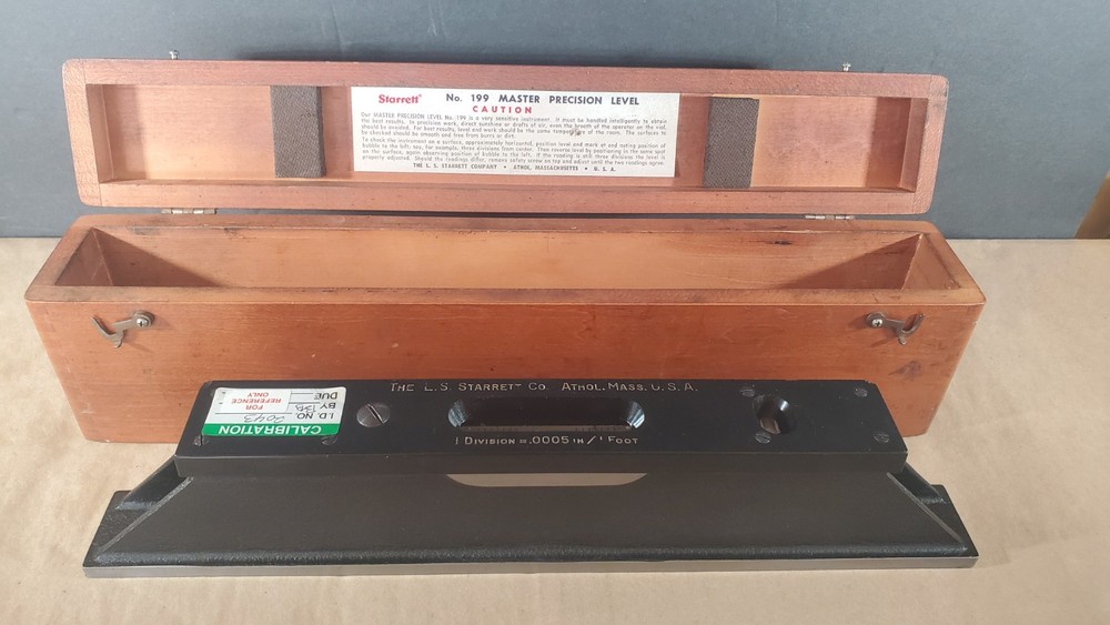 L.S. Starrett 199 Master Precision Level with Case 1 Division = .0005 IN /1 Foot