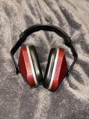 3M 330-3001 Earmuffs Model 1000 Over The Head Black / Maroon 20.0 Decibel