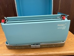 Vintage Royal Futura 600 Portable Manual Typewriter Aqua Blue W/ Carry Case
