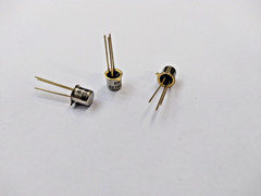 10 PCS 2N2369 National Semiconductor NPN Gold colored Transistor 40V 0.2A TO-18