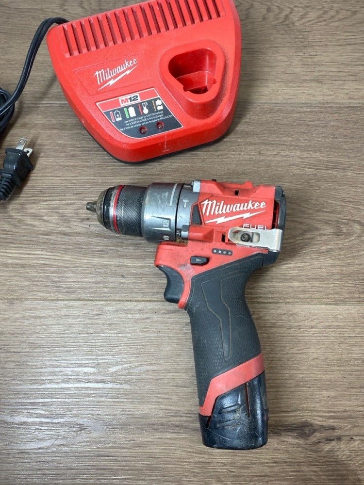 MILWAUKEE TOOLS 3404-20 12 VOLT FUEL 1/2″ CHUCK HAMMER DRILL (WCP036721)