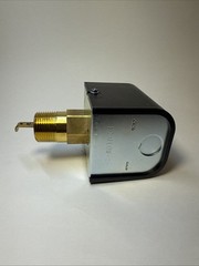 McDonnell & Miller FS4-3 1 In. NPT Flow Switch PN 114400 NIB