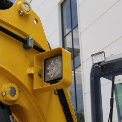 3.5-ton Kubota V1505 diesel mini excavator 25hp cab air conditioning thumb clamp