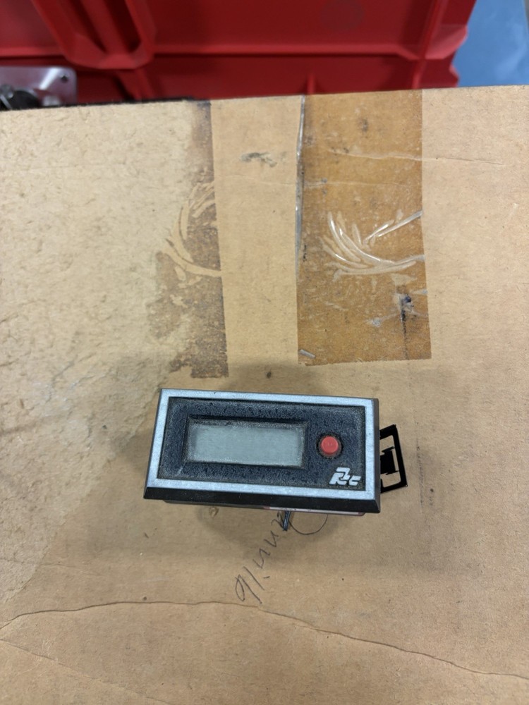 RED LION CONTROLS CUB20000 MINIATURE GENERAL-PURPOSE ELECTRONIC COUNTER USED