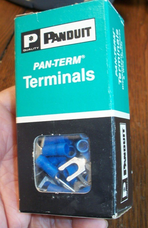 NOS PANDUIT PV14-10LF-C Vinyl Insulated Fork Terminals LOT of 92 BLUE – USA