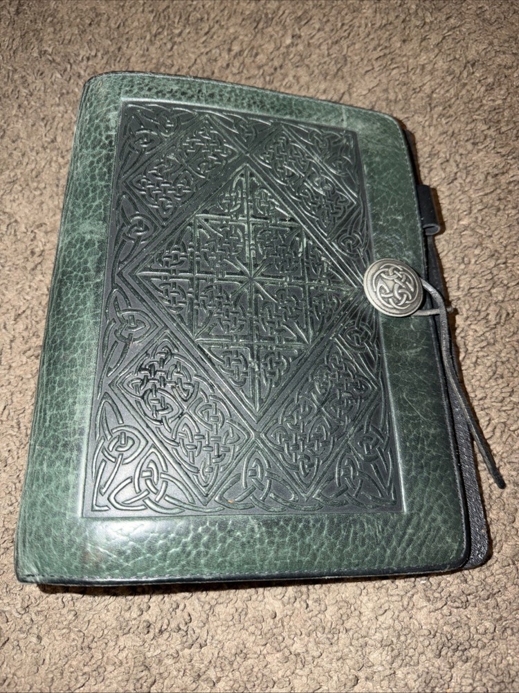 oberon binder Green Celtic Themed Design Leather Rare 7 Ring Binder