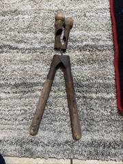 Vintage Cattle Calf Dehorner Horn Removing Tool Unsure What It Is