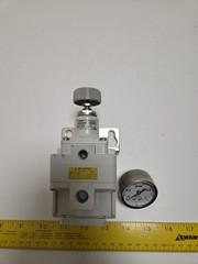 SMC IR3020-03BG Precision Air Regulator w/ Gauge & Bracket 0.01-0.8MPa