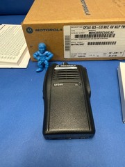 Motorola GP344 MDH38RDC9AN3AE Two-Way Portable Radio, 16 Channel 403-470 Mhz 4W