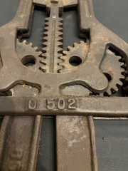 Antique Cast Iron Cattle Dehorner Clip Tool Veterinary Livestock Farm 37”