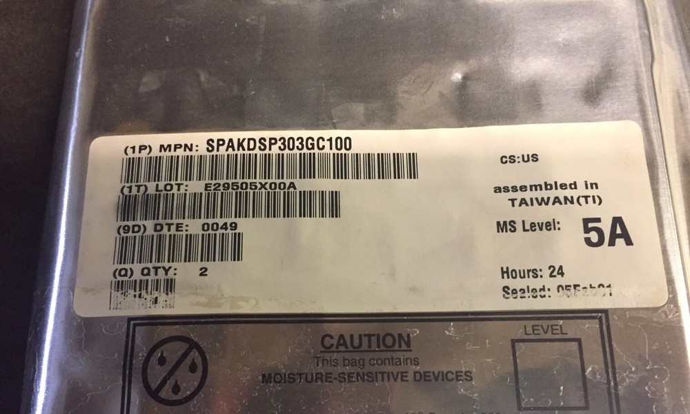 Motorola SPAKDSP303GC100 IC (2pcs =1 lot)