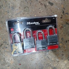 4 Master Lock 380T Set Of 4 Keyed Alike Pad Locks 1-1/8 in 29mm Black NEW 2 Keys