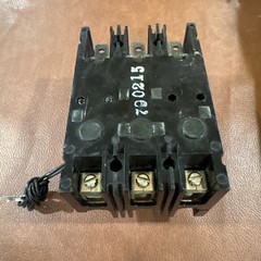 Westinghouse 3P 100A FB3100 600V 3 Pole 100 Amp 4975D71G44 Shunt Trip *Chipped*