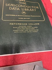 Lot of 5 The Semiconductor Data Library Motorola 1972 First Edition + Look/read