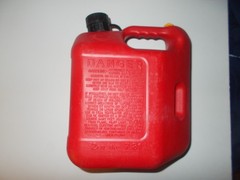 Blitz 2 gallons + 8 ozs. gas can has air vent