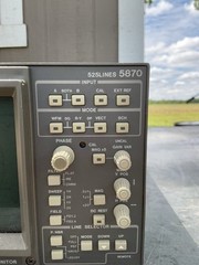 Leader vector/waveform monitor 5870 Powers On
